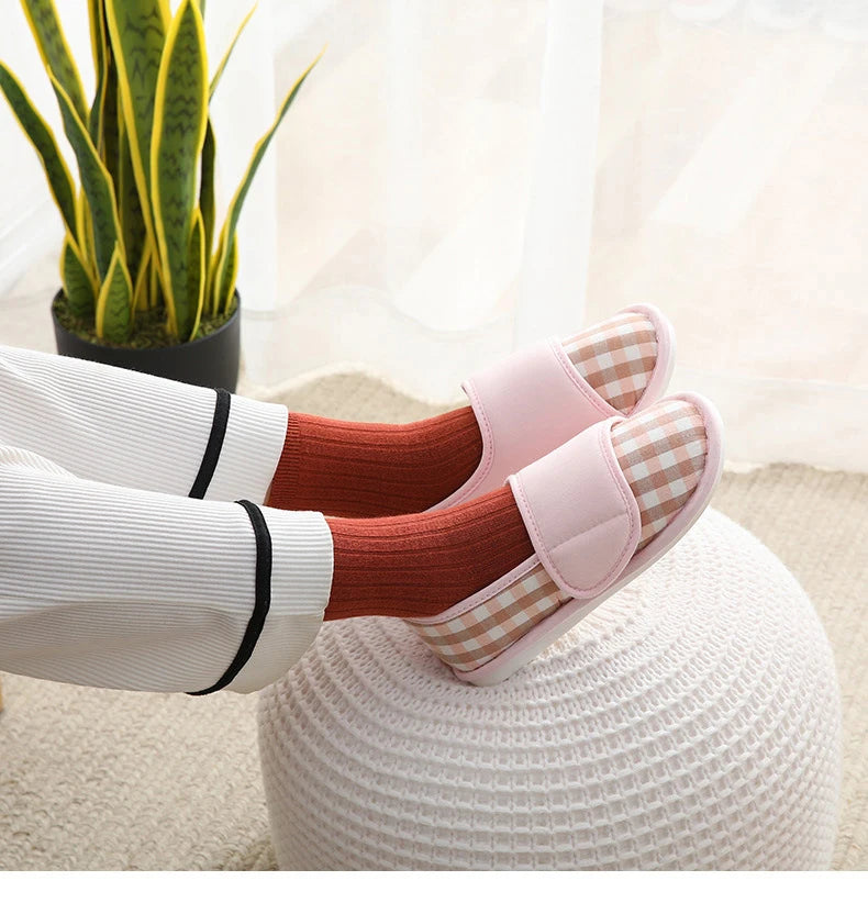 Women Diabetic Slippers Adjustable Closure Comfortable House Shoes Arthritis Edema Wide Slippers Comfy Cozy Shoes Closed Toed