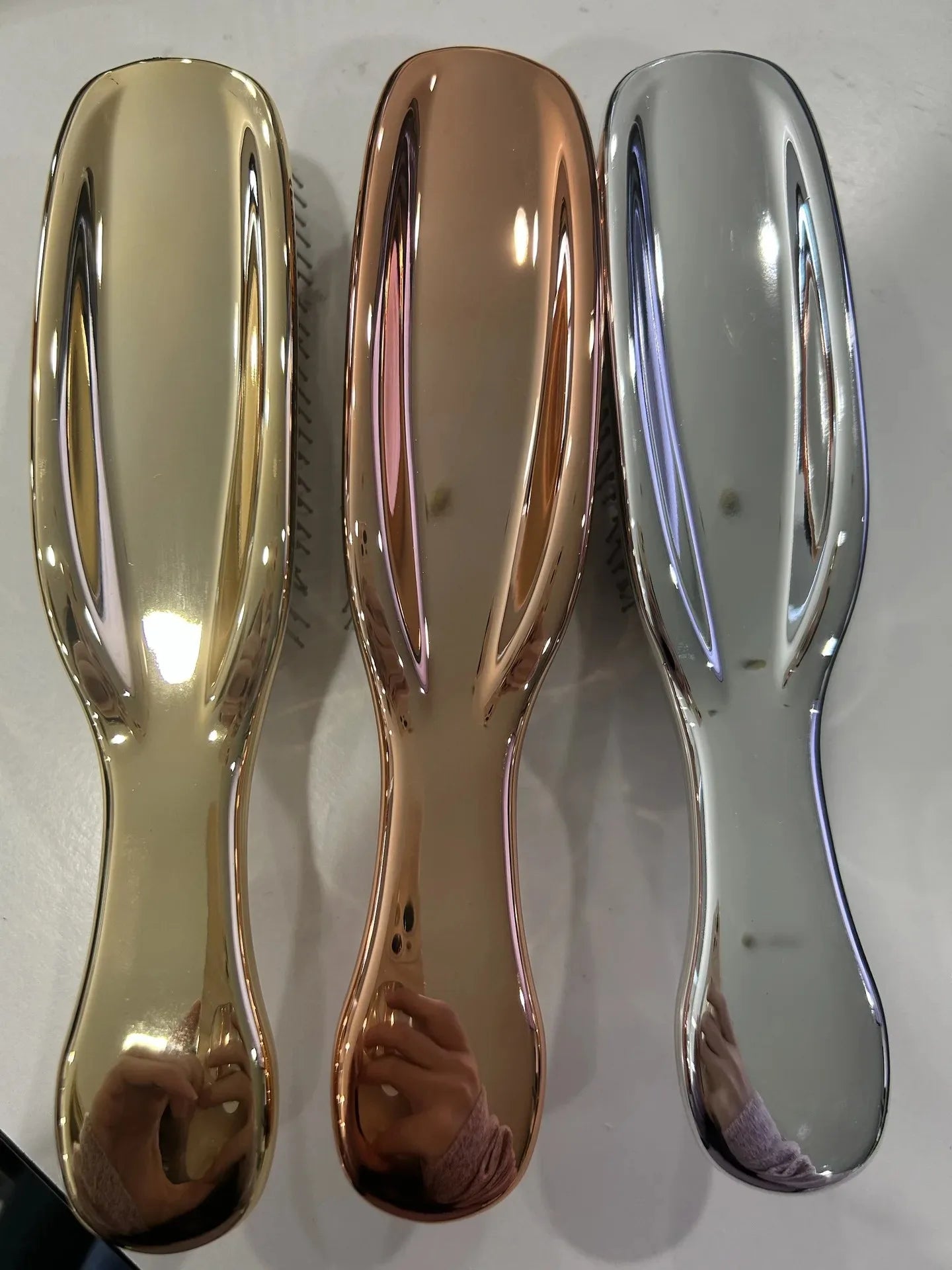 Japanese Premium Head Massager Scalp Brush Hair Massager Shampoo Brush Wet Plastic Detangling Brush Hair Cleaning Comb Rose Gold